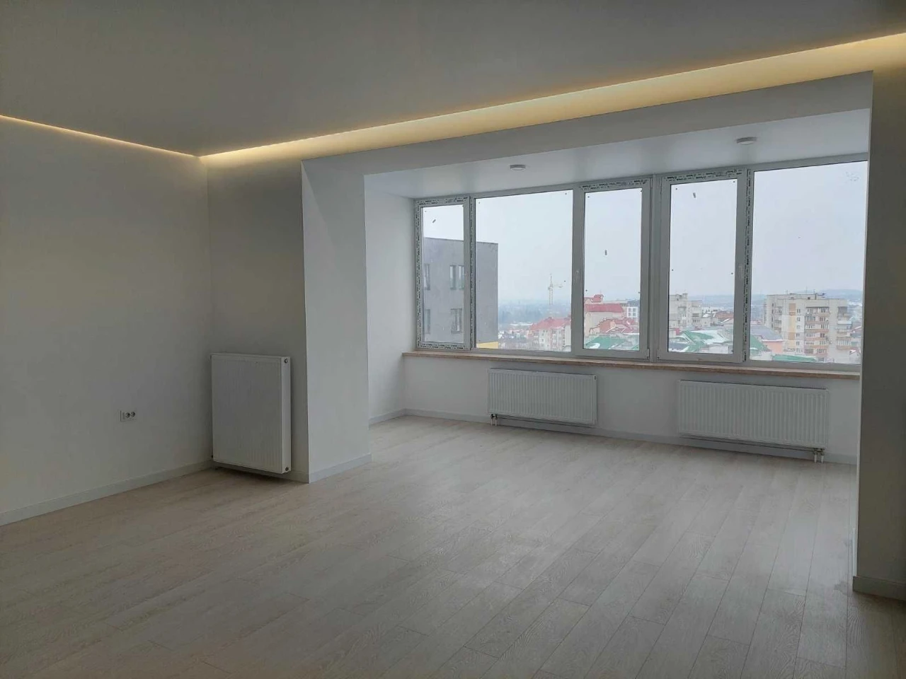 ПРОДАЖ 3-кімнатна квартира 131 м. кв. вул. Скоропадського м. Трус