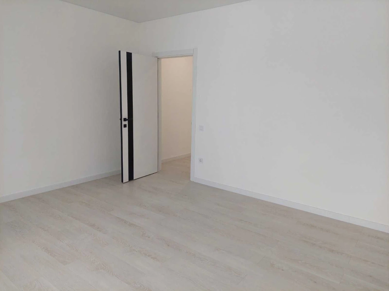 ПРОДАЖ 3-кімнатна квартира 131 м. кв. вул. Скоропадського м. Трус