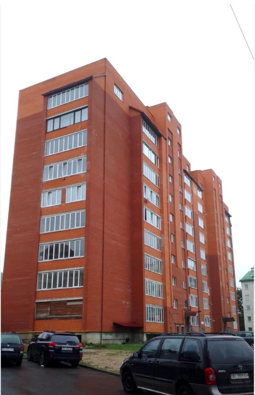 Продається простора 2-кімнатна квартира площею 83 м² у м. Тр
