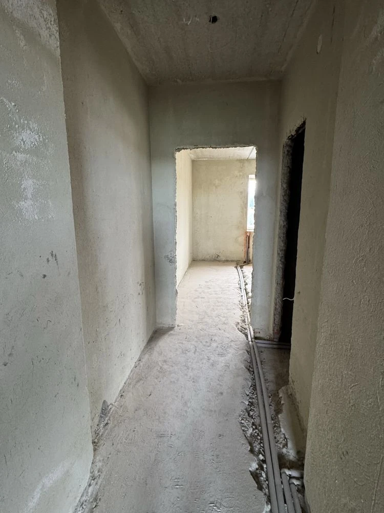 Продається простора 2-кімнатна квартира площею 83 м² у м. Тр