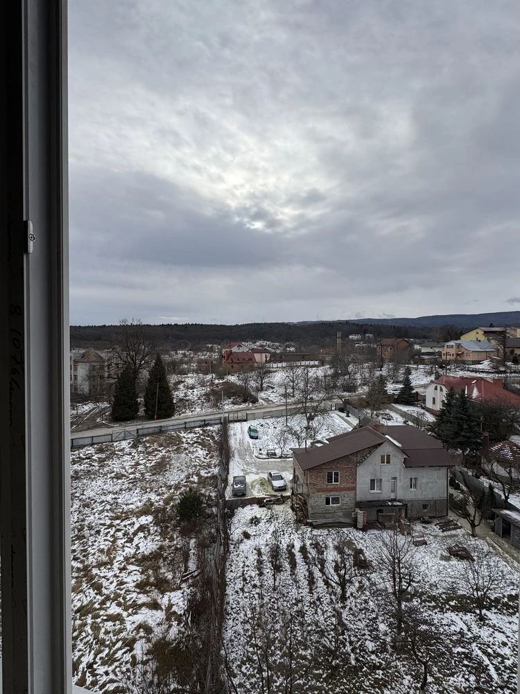 Продається простора 2-кімнатна квартира площею 83 м² у м. Тр