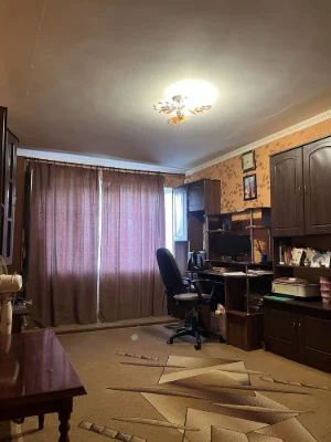 Продаю трехкомнатную квартиру