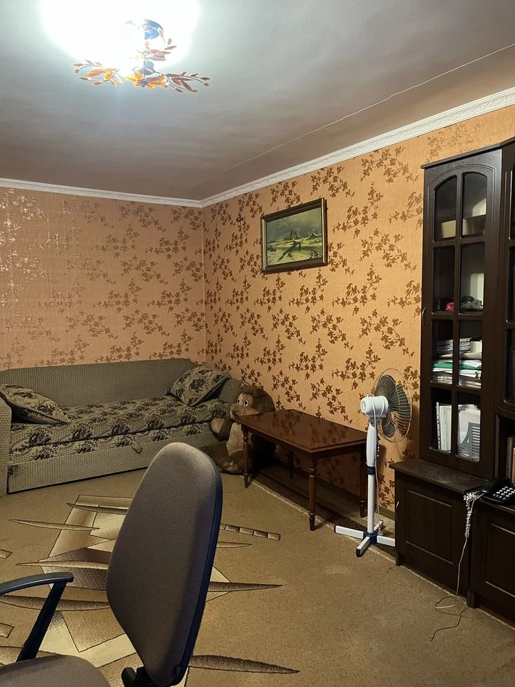 Продаю трехкомнатную квартиру