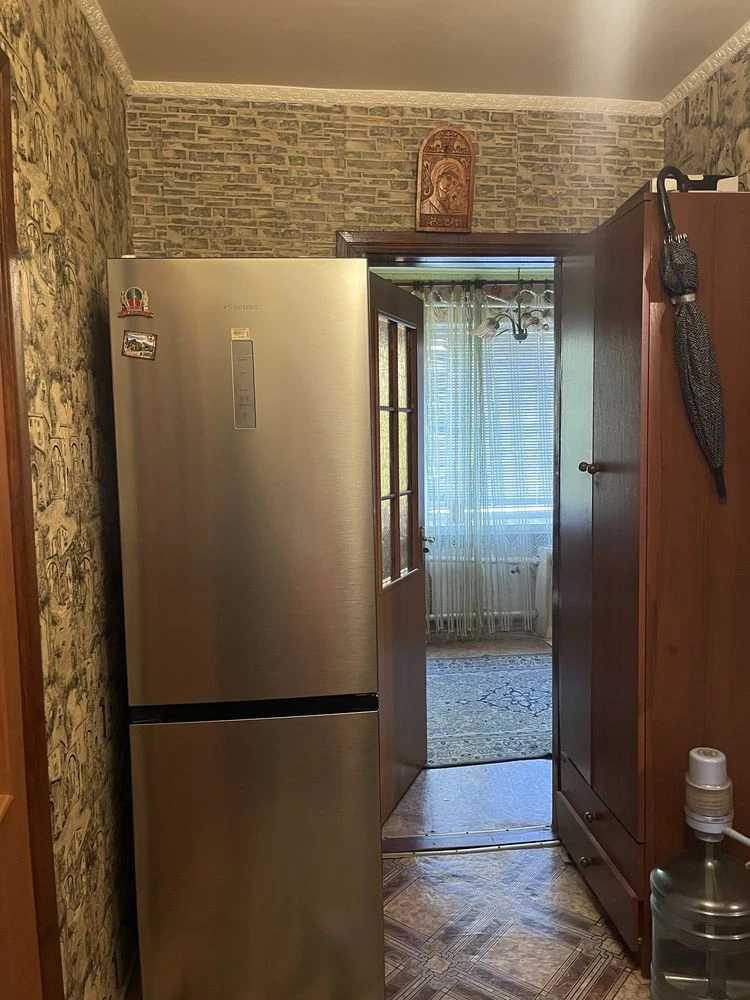 Продаю трехкомнатную квартиру