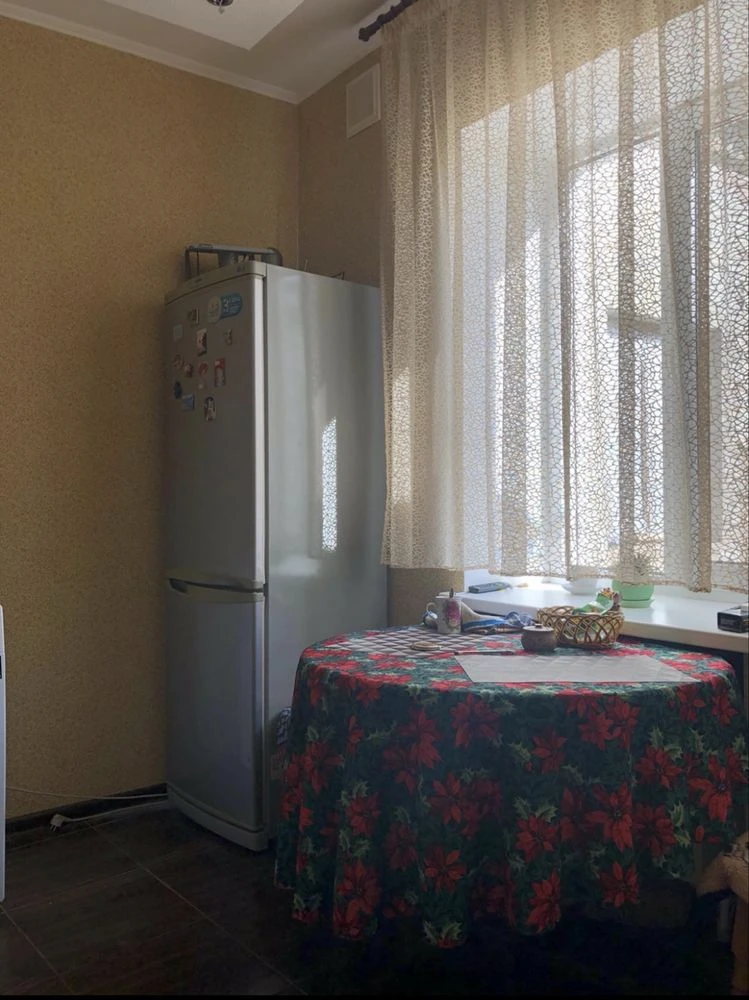 Продам трикімнатну квартиру ( частина будинку)