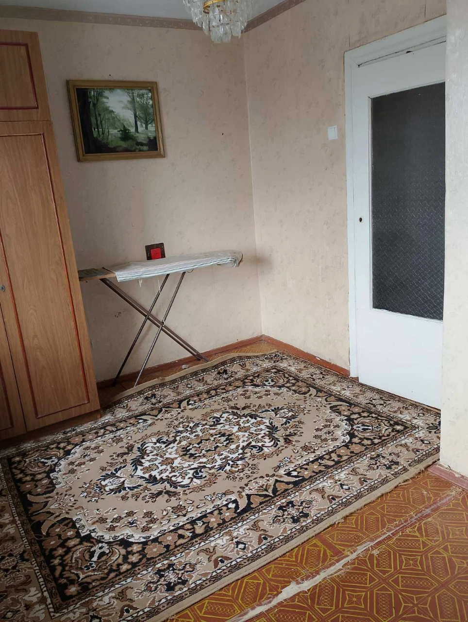 Продам 3 к.кв.під кап.ремонт на 3 мік.