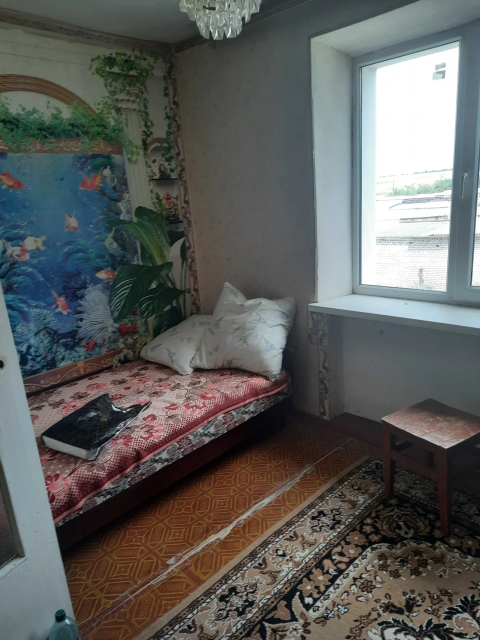 Продам 3 к.кв.під кап.ремонт на 3 мік.