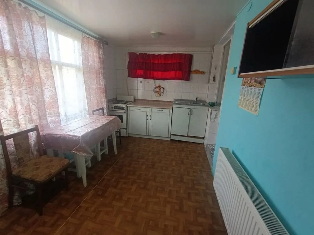 Sale of apartment with a large annex