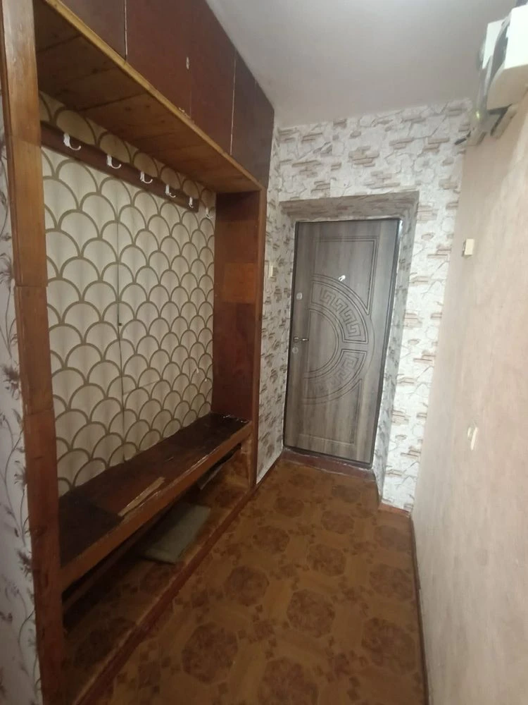 Sale of apartment with a large annex