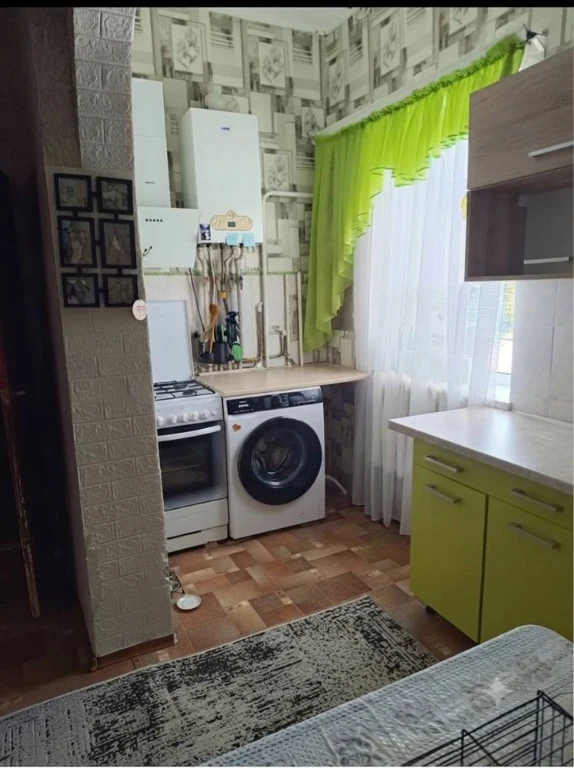 Sale of a 1-room apartment with a separate entrance