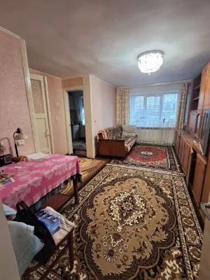 Продаю  2 кімнатну квартиру