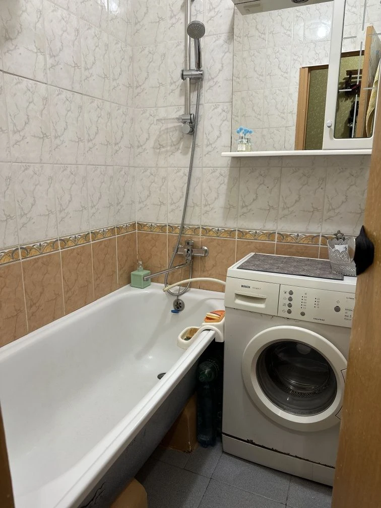 Продам 2х к квартиру (Коротченко)