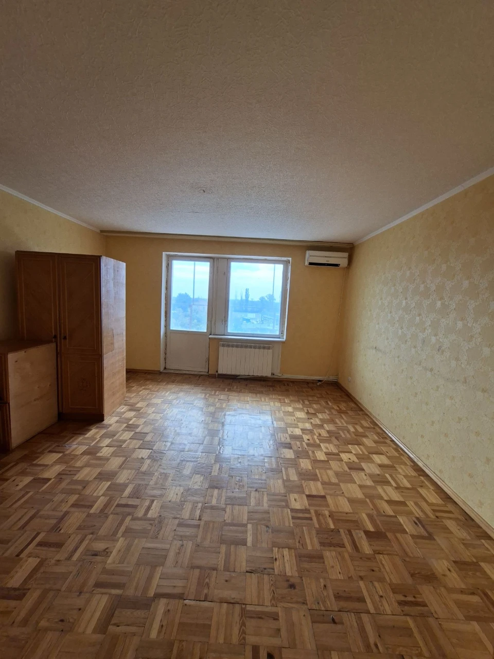 Продам велику 3х кімнатну квартиру, вул.Рожева.