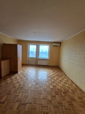 Продам велику 3х кімнатну квартиру, вул.Рожева.