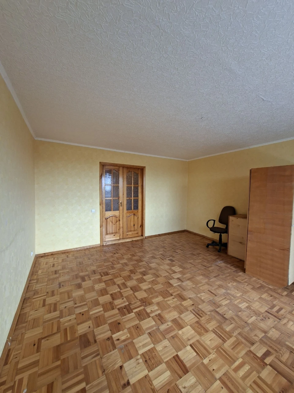 Продам велику 3х кімнатну квартиру, вул.Рожева.