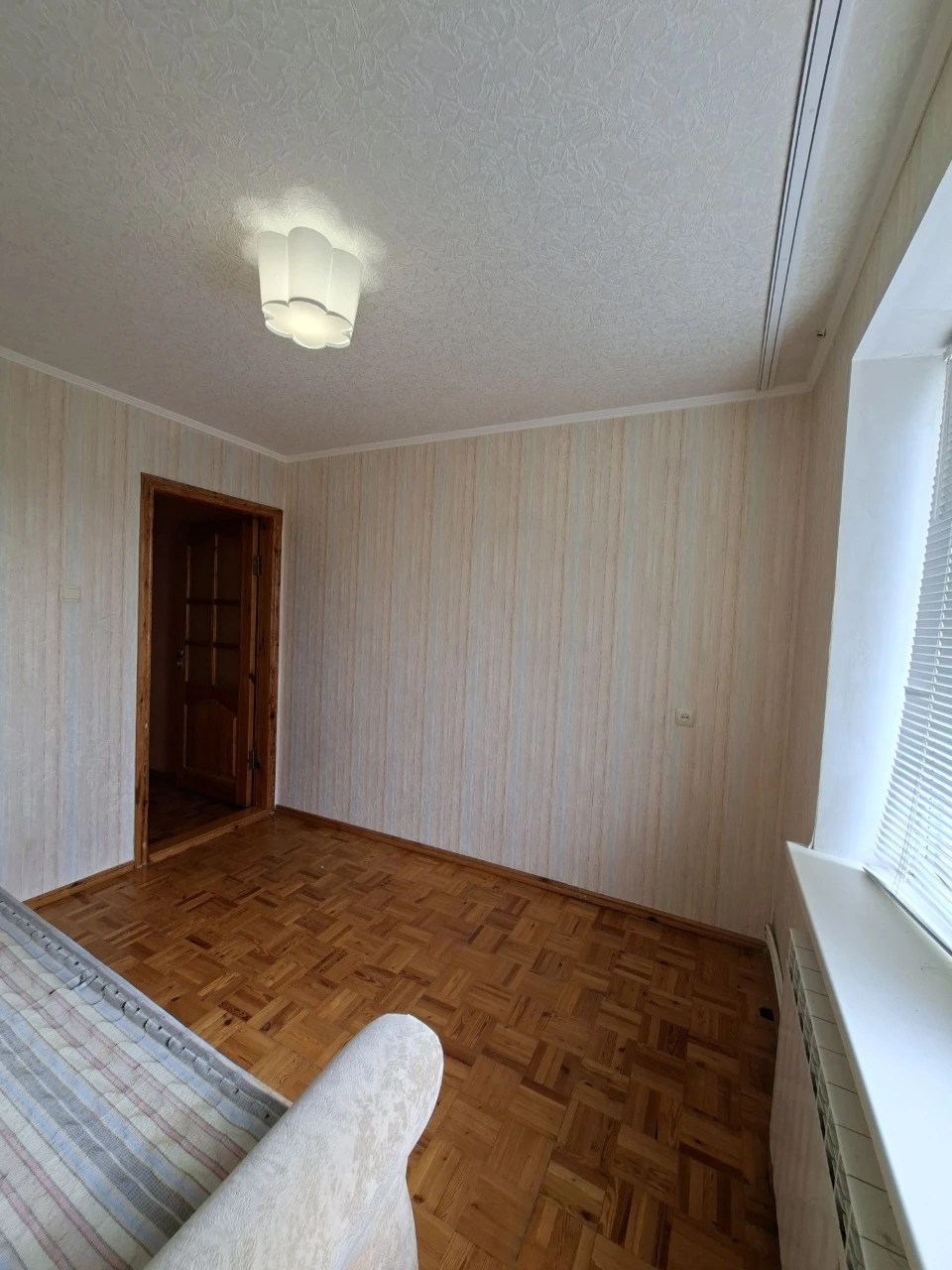 Продам велику 3х кімнатну квартиру, вул.Рожева.