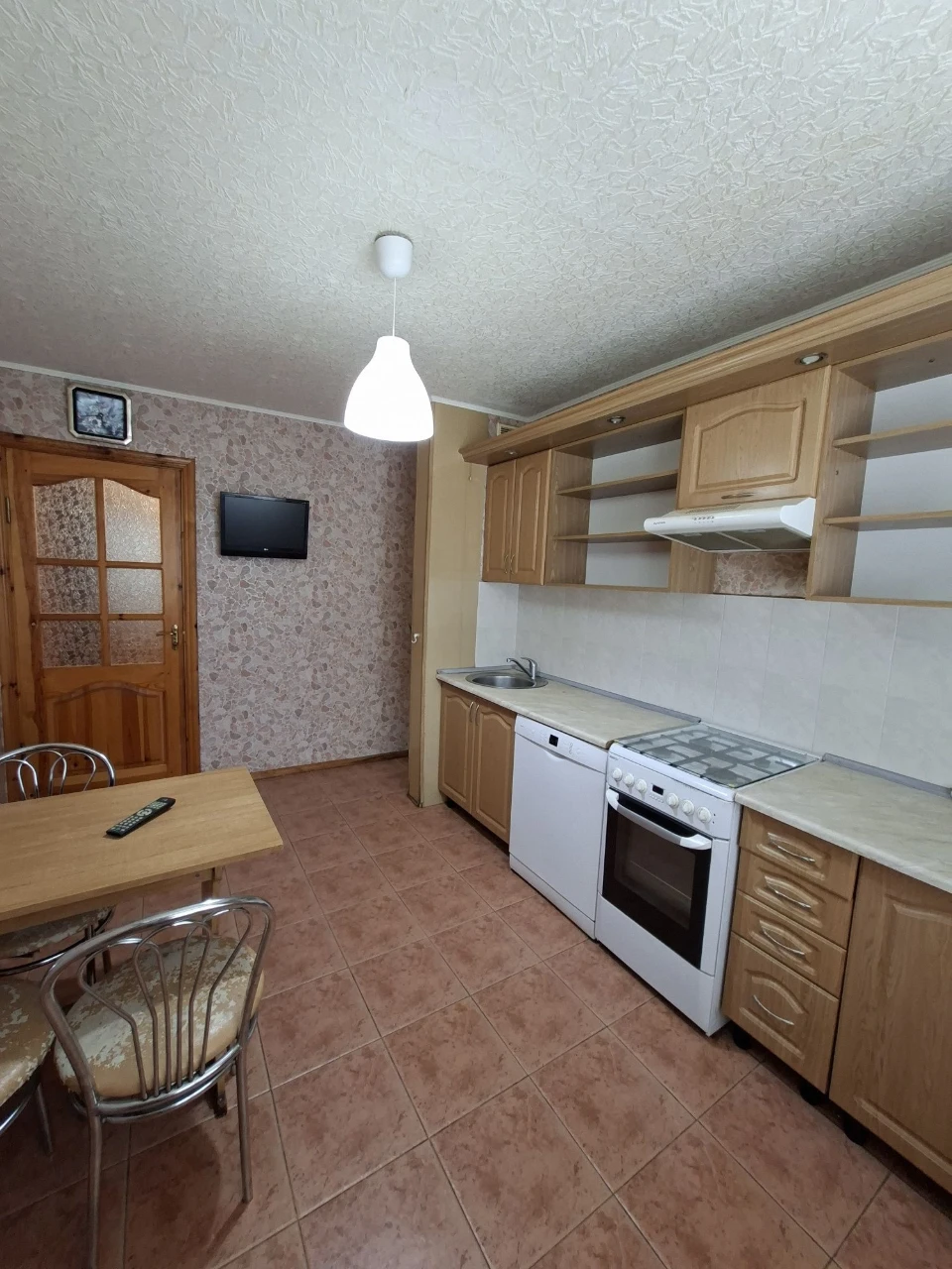 Продам велику 3х кімнатну квартиру, вул.Рожева.
