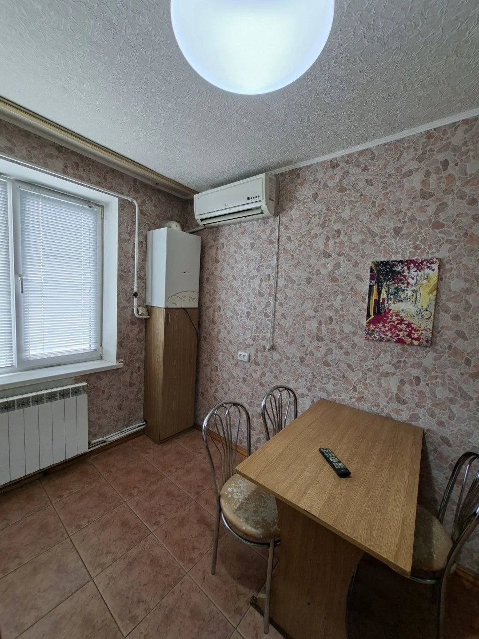 Продам велику 3х кімнатну квартиру, вул.Рожева.