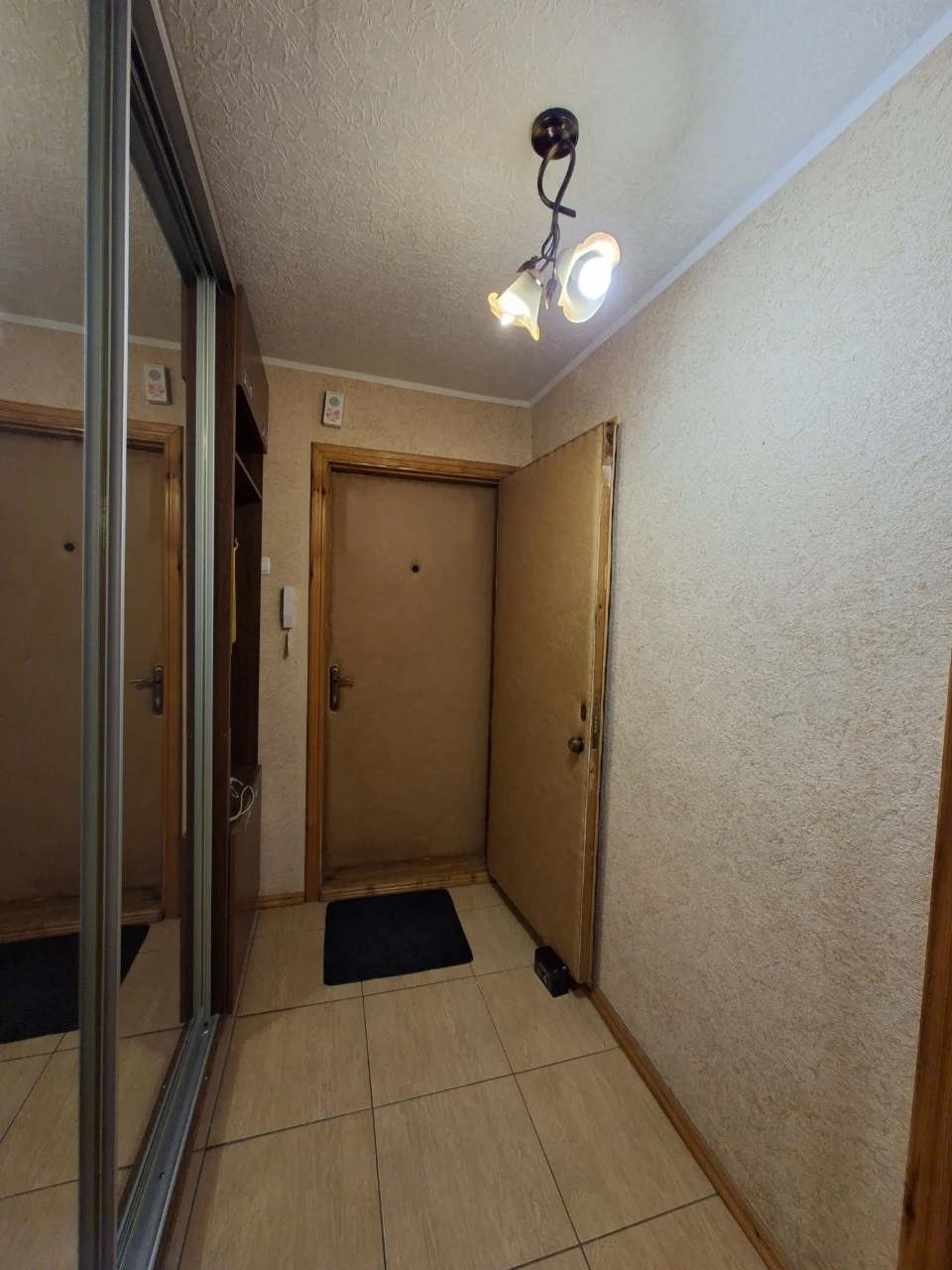 Продам велику 3х кімнатну квартиру, вул.Рожева.