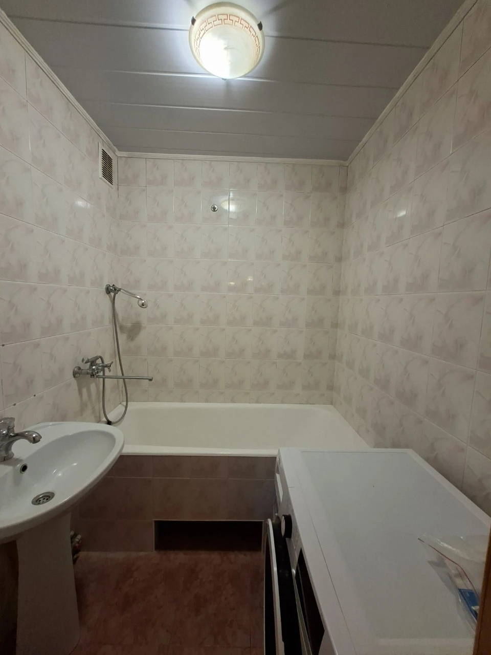 Продам велику 3х кімнатну квартиру, вул.Рожева.
