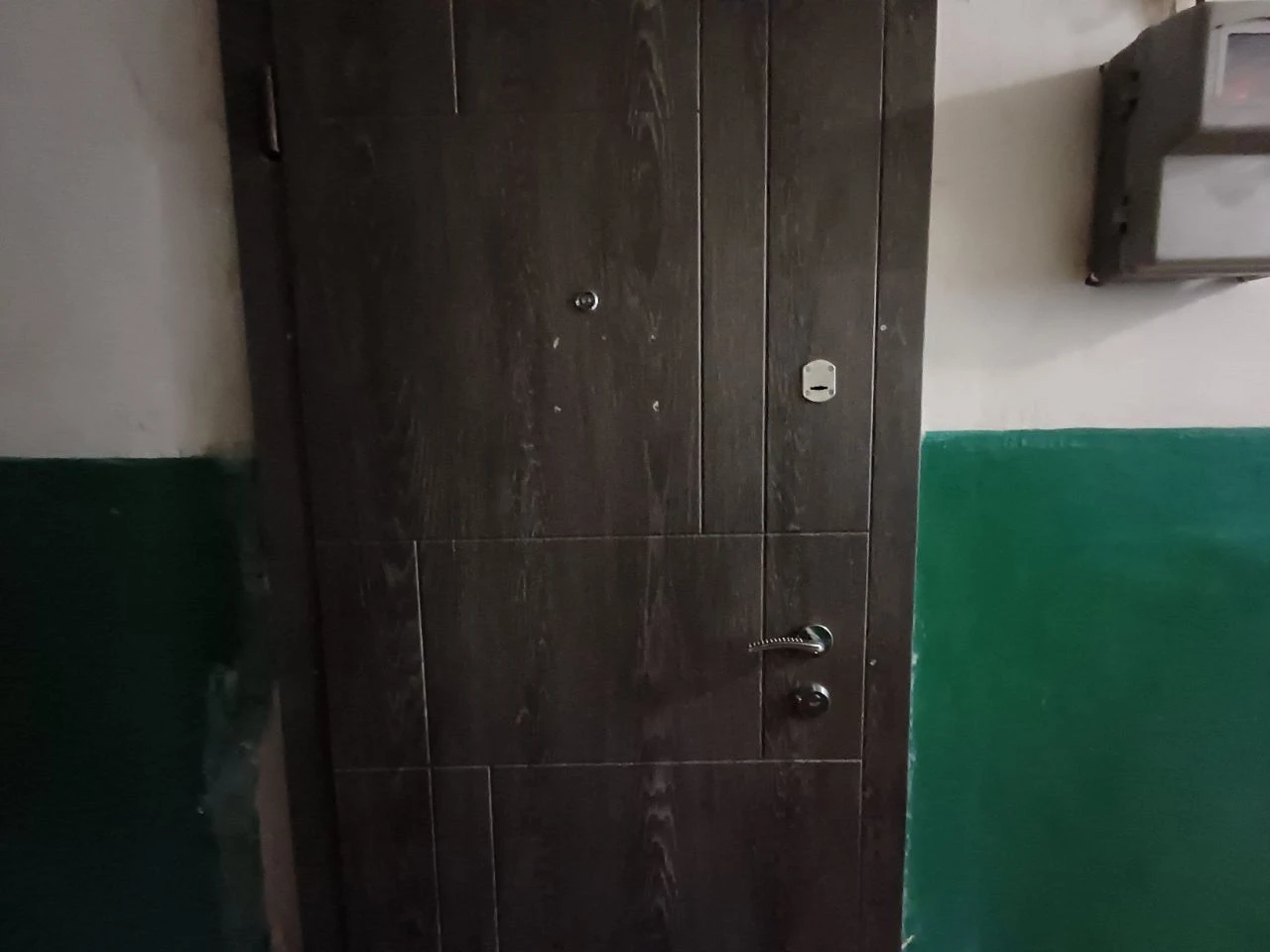 Продаж 1кім кв біля райлікарні