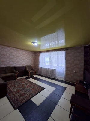 Продам 3х квартиру,2 поверх/2, вул.Січнева