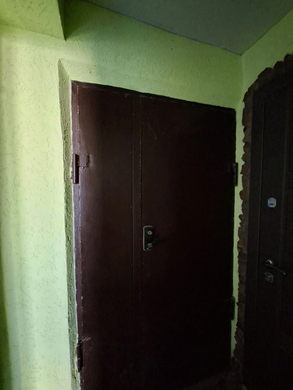 Продам 2х кімнатну квартиру/5/5,цегляний будинок, район  вул