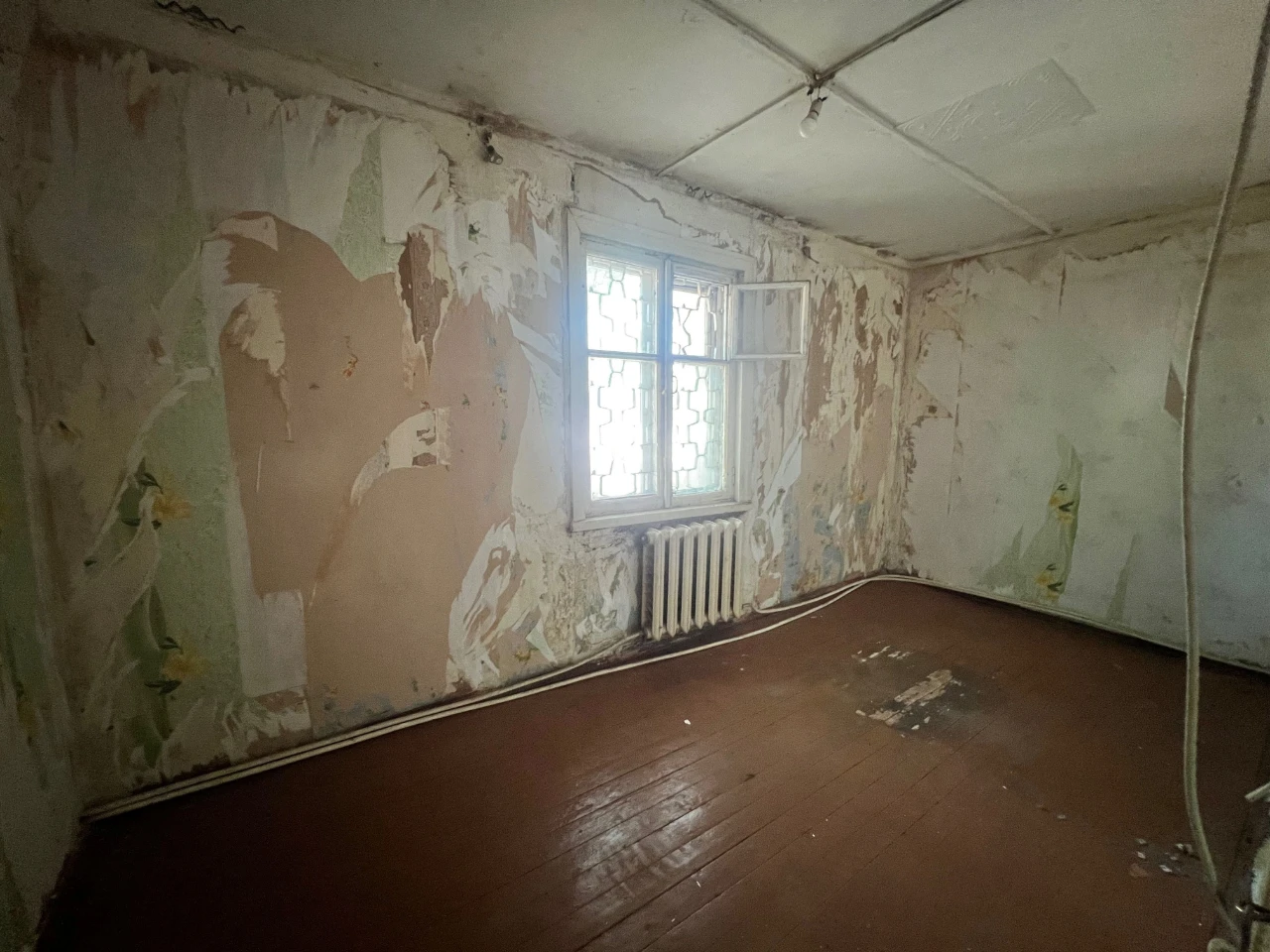 Продаж трикімнатної квартири по вулиці Камʼяномостівська