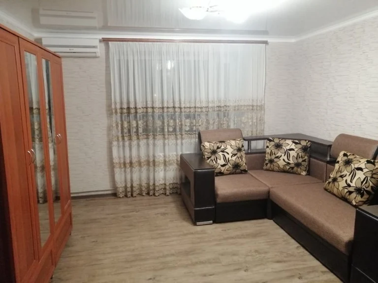 Продам 2х кімнатну квартиру в центрі міста  Театральна 39