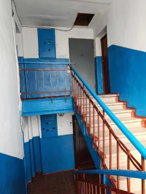 Spacious three-bedroom apartment for sale on the fifth floor