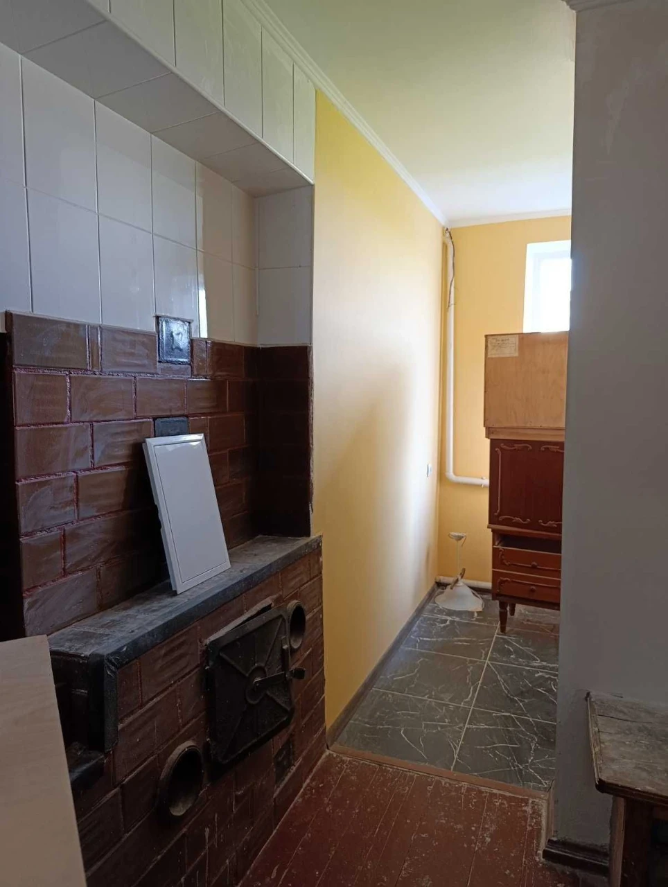 Spacious three-bedroom apartment for sale on the fifth floor