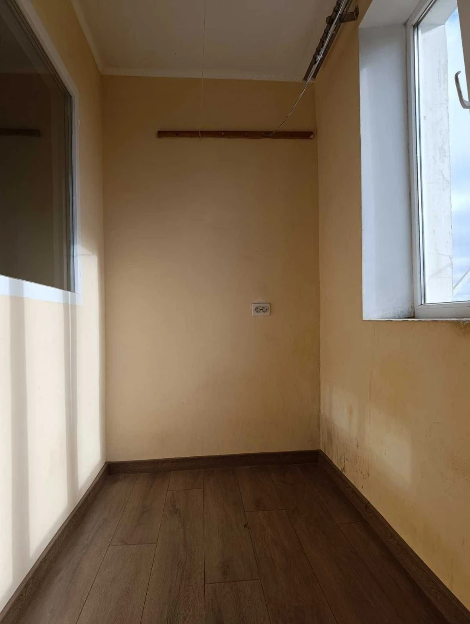 Spacious three-bedroom apartment for sale on the fifth floor