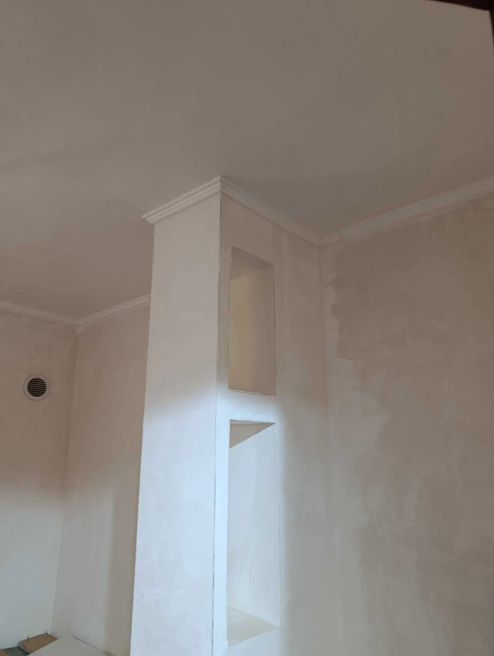 Spacious three-bedroom apartment for sale on the fifth floor