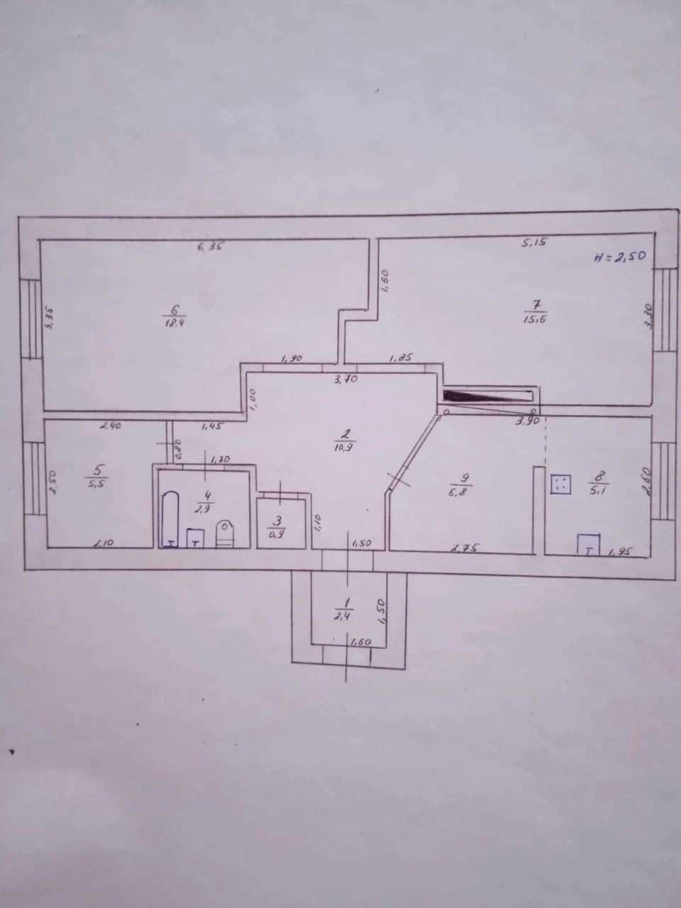 Spacious three-bedroom apartment for sale on the fifth floor