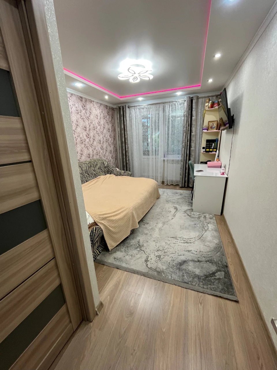 Продаю 2 кім. квартира коопер. будинок , 1/5