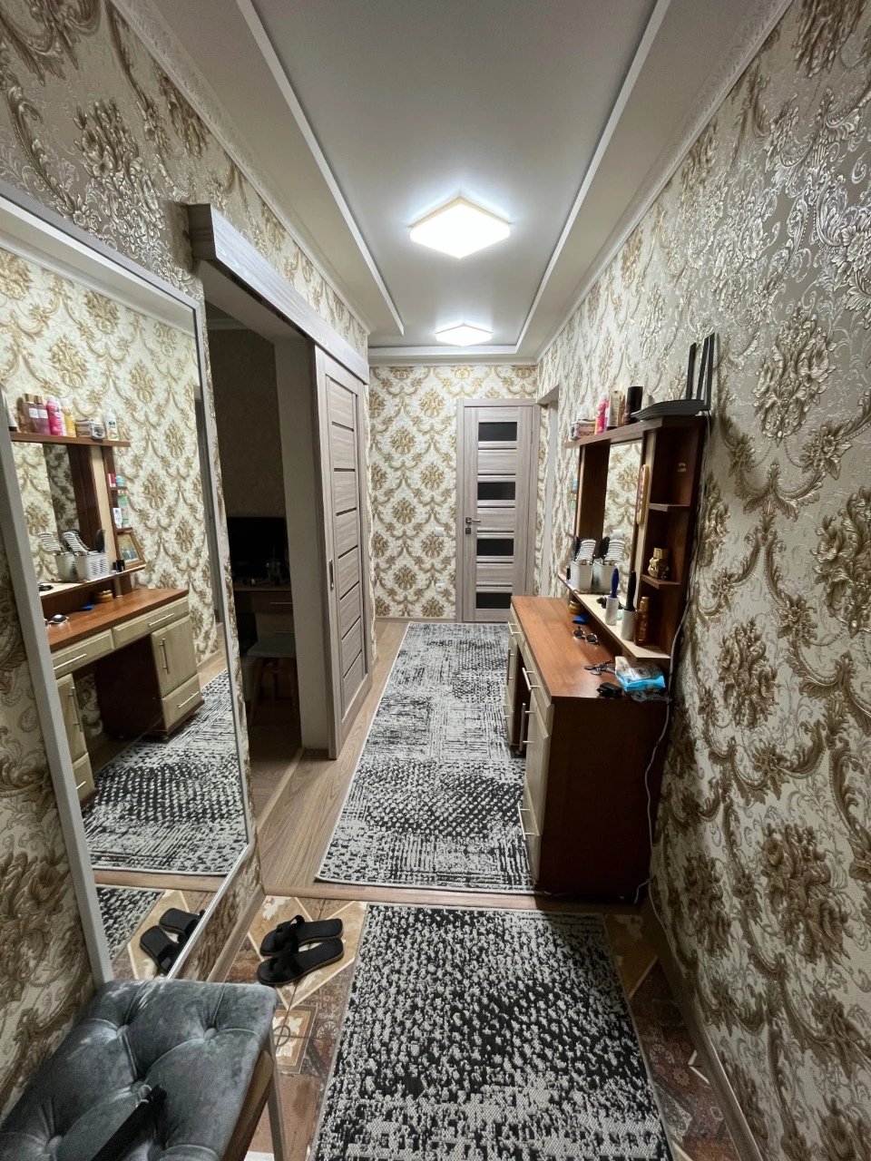 Продаю 2 кім. квартира коопер. будинок , 1/5