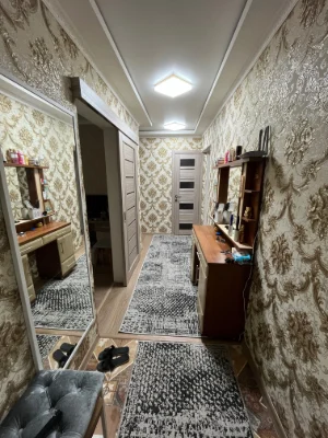 Продаю 2 кім. квартира коопер. будинок , 1/5