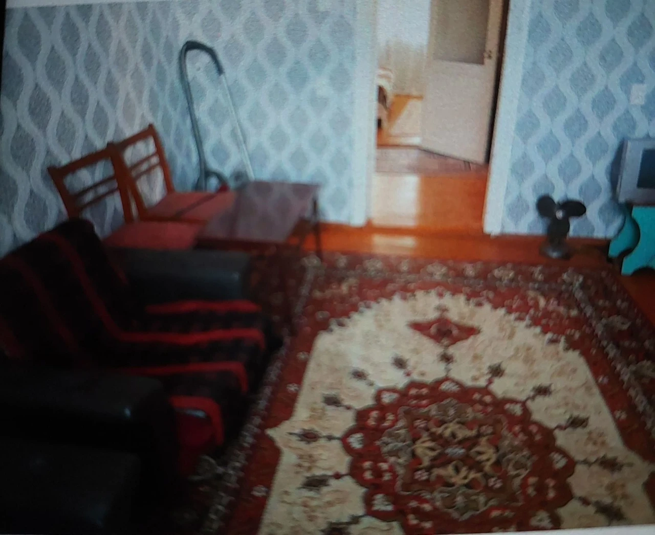 Продається великогабаритна  3кімнатна квартира