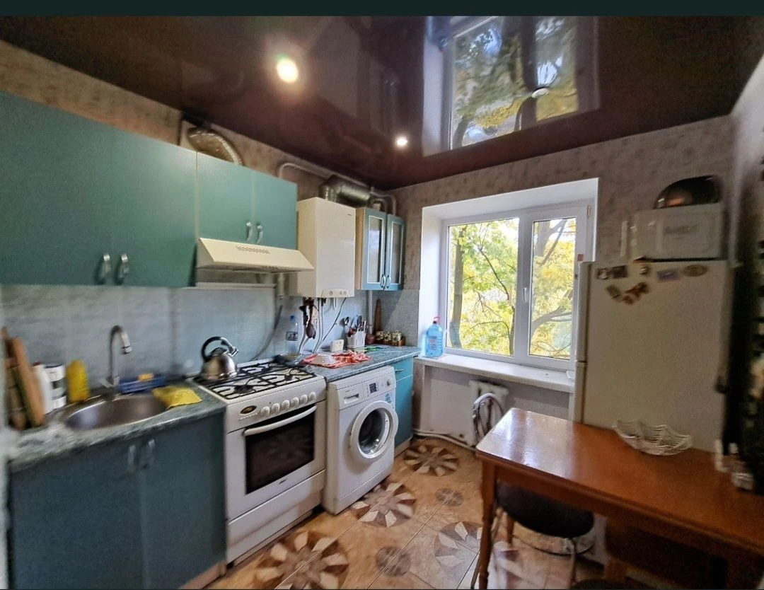 Продам 3 кімнатну квартиру на Корабельній