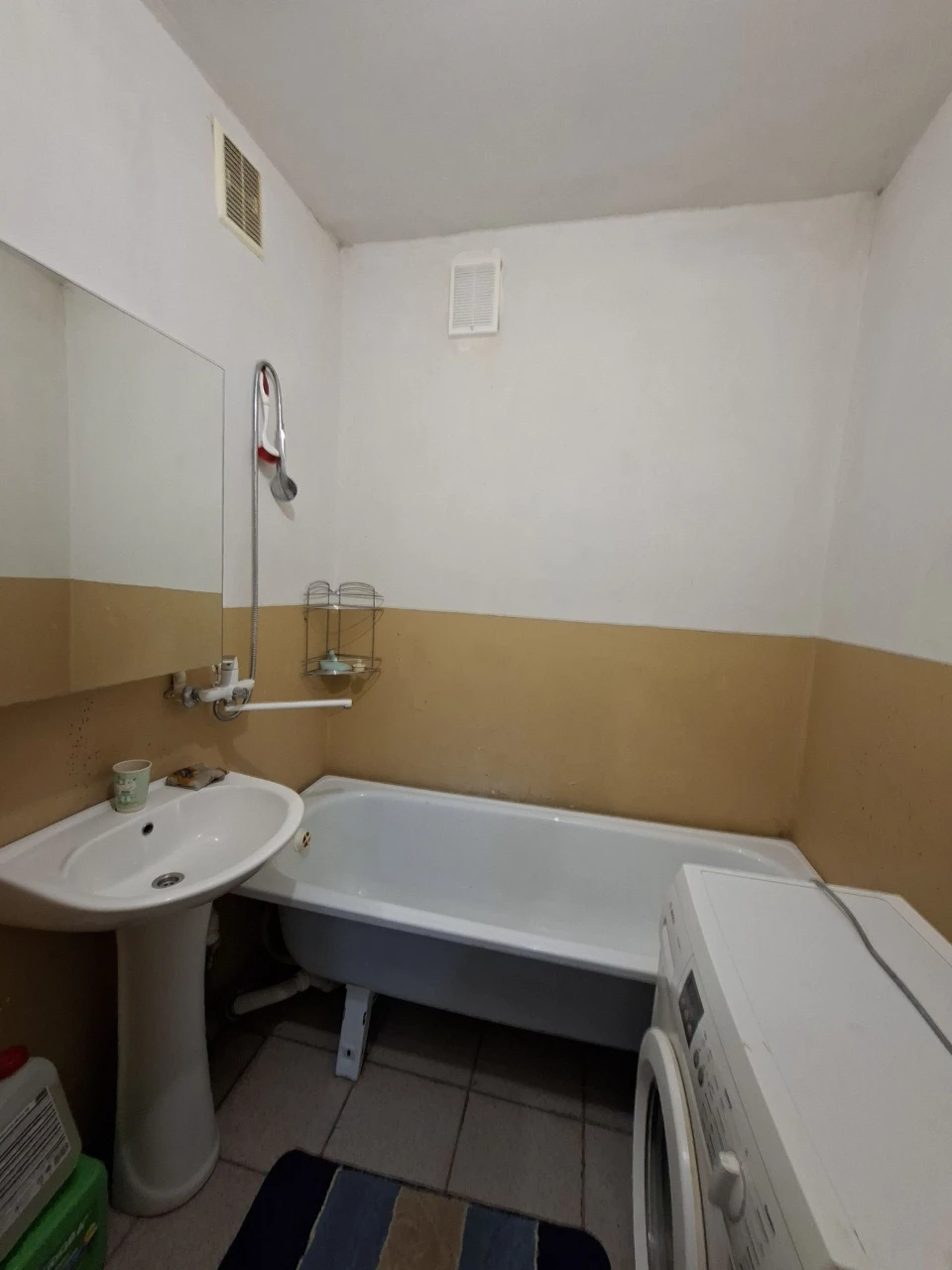 Ціну знижено !Продам 2х кімнатну квартиру 2/9,вул.Цегельна,