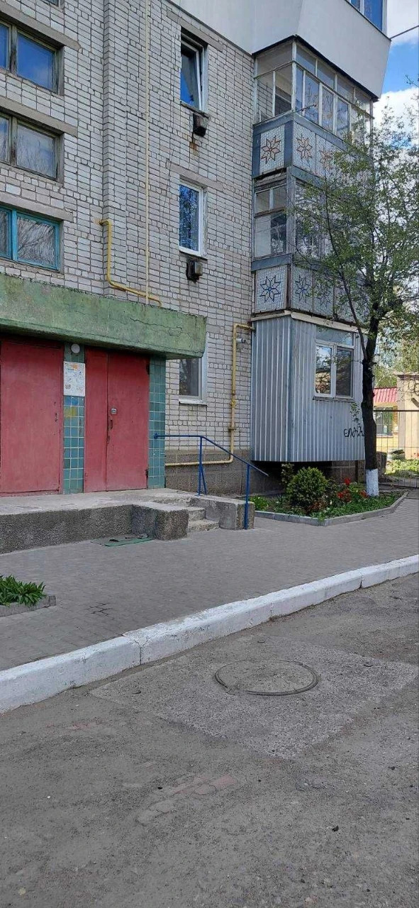 Owner. 1-room apartment 36 sq m with INDIVIDUAL heating, floor 3/
