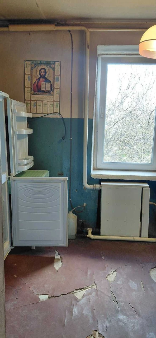 Owner. 1-room apartment 36 sq m with INDIVIDUAL heating, floor 3/