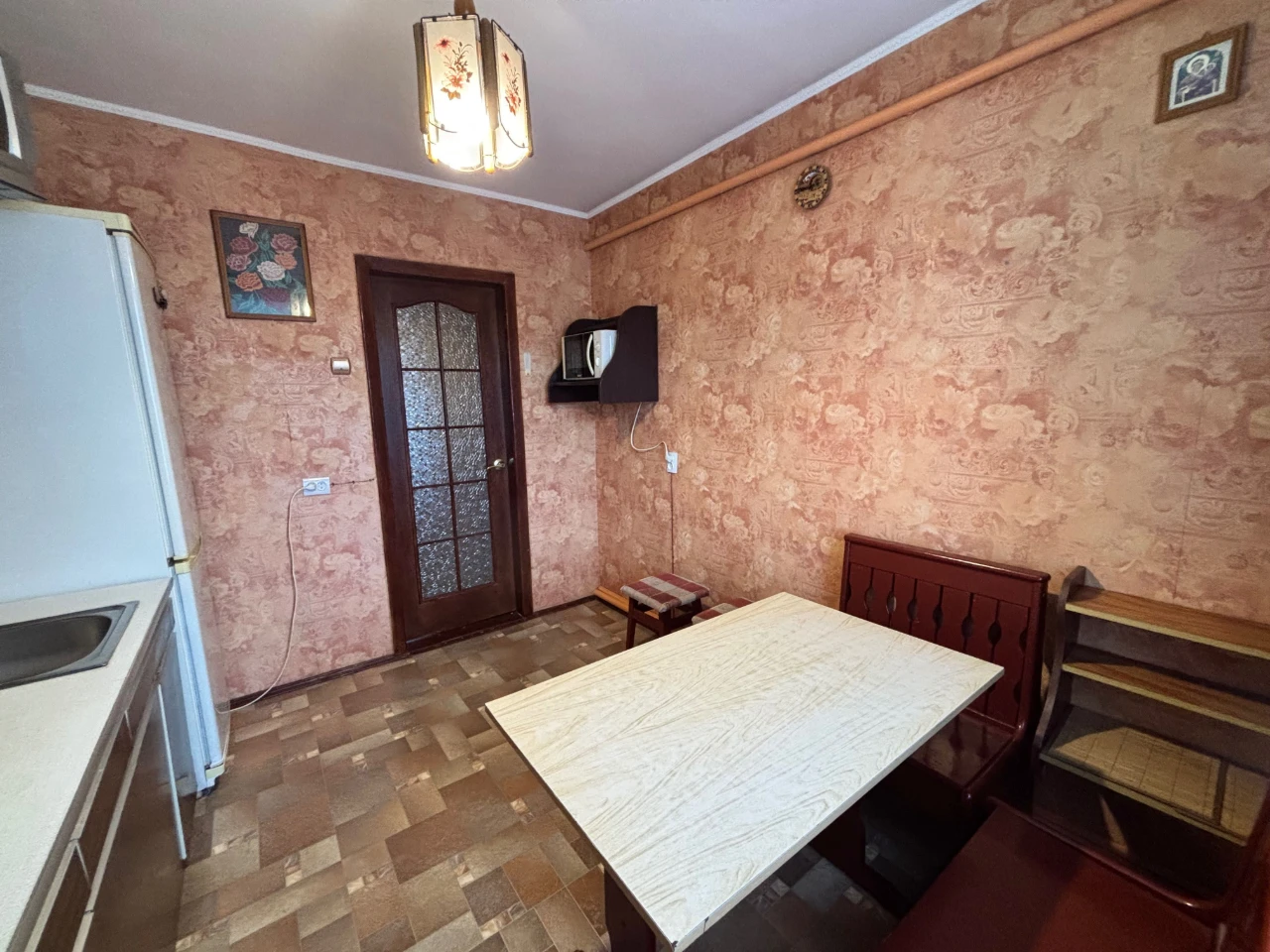 Трикімнатна квартира в районі ЦРЛ