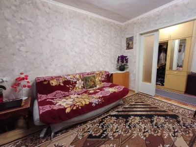 Продаж 2кім квартири біля центрального ринку