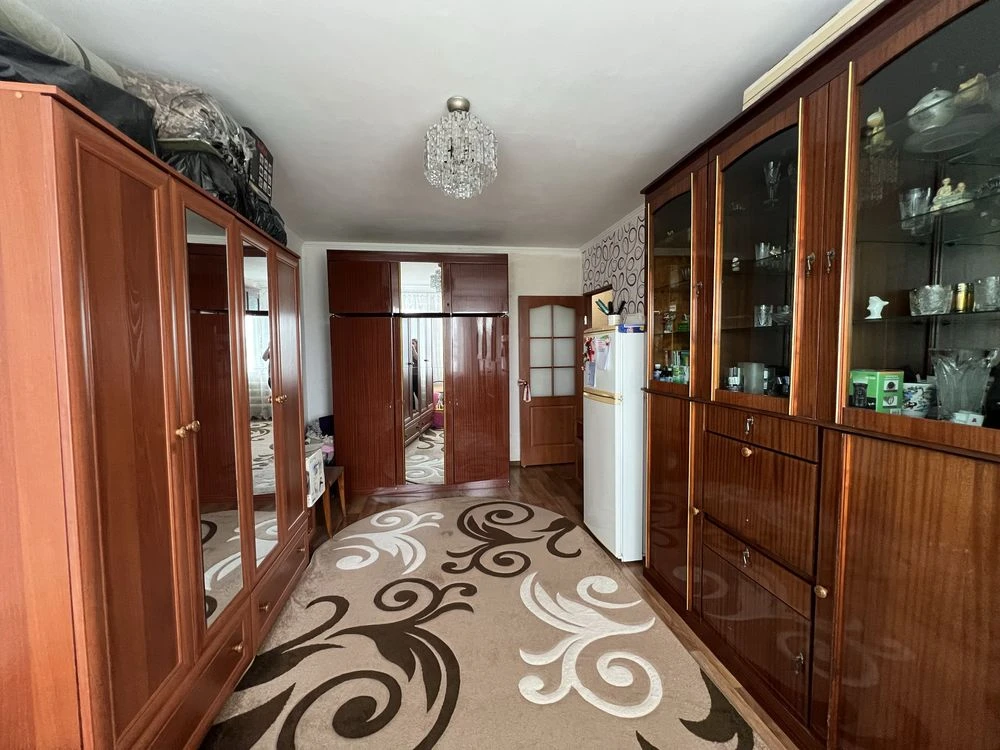 Простора трикімнатна квартира 70 м.кв. На ПМК