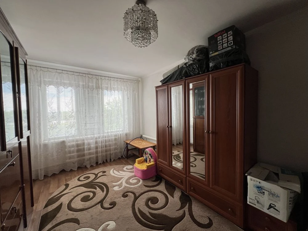 Простора трикімнатна квартира 70 м.кв. На ПМК
