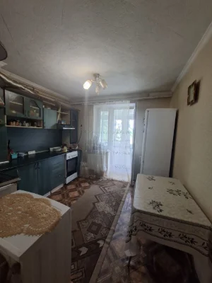 Продам 3х кімнатну квартиру/ 1 поверх/5,з балконом,вул.Соняч
