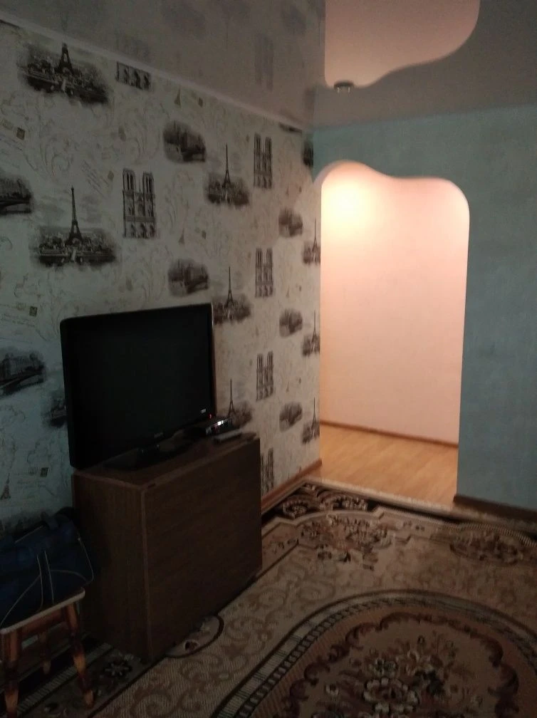 Продам двух.ком.квартиру