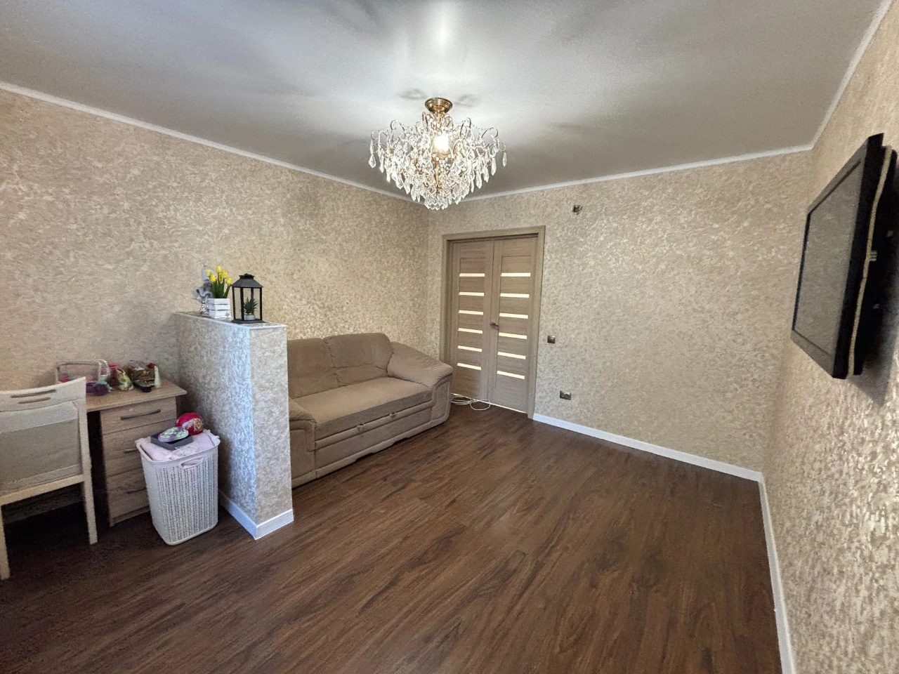Two-bedroom apartment on Rose Street