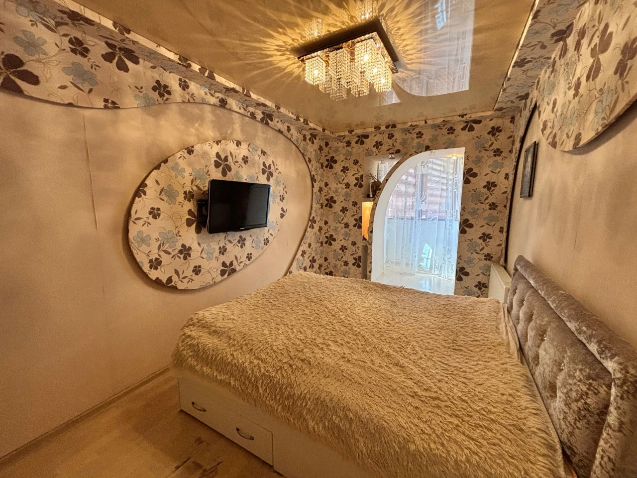 Two-bedroom apartment on Rose Street